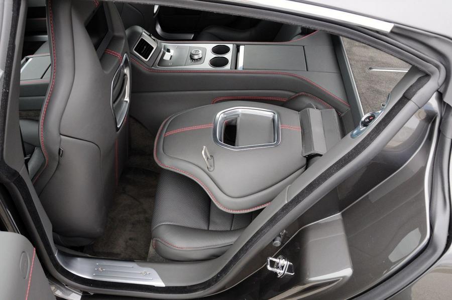 Интерьер Aston Martin Rapide 2010 года  (NA) (фото 11 из 57)
